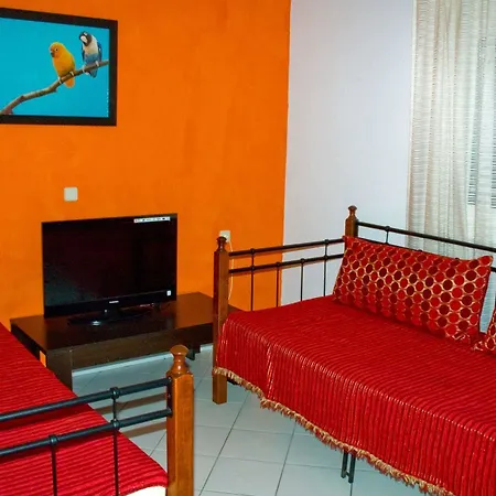 מלון Hotel Potos 3*