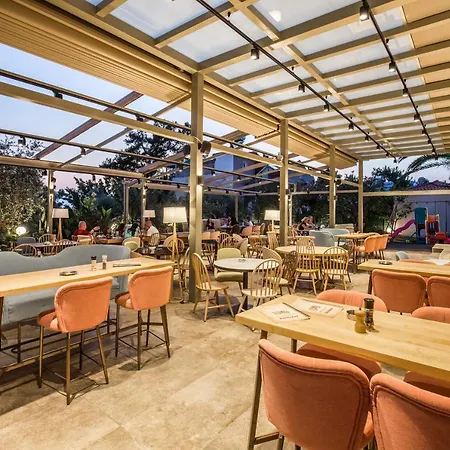 Hotel Potos Отель